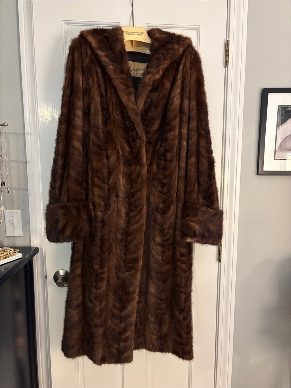 Luxurious Brown Mink Fur Coat - Classic Women's Outerwear